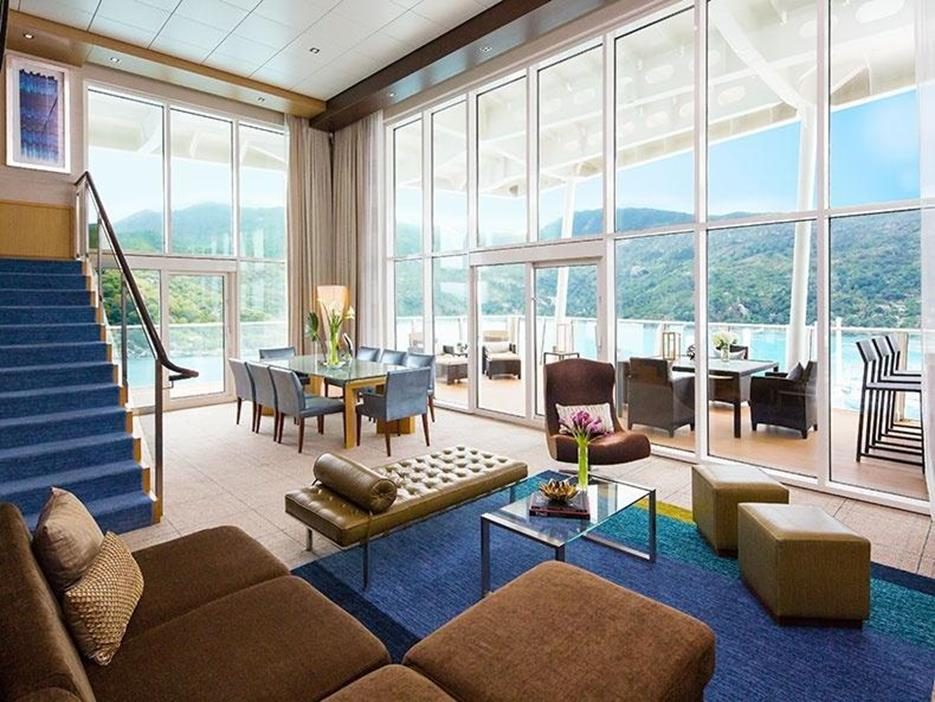 Двухэтажный люкс Royal Loft Suite на Oasis of the Seas