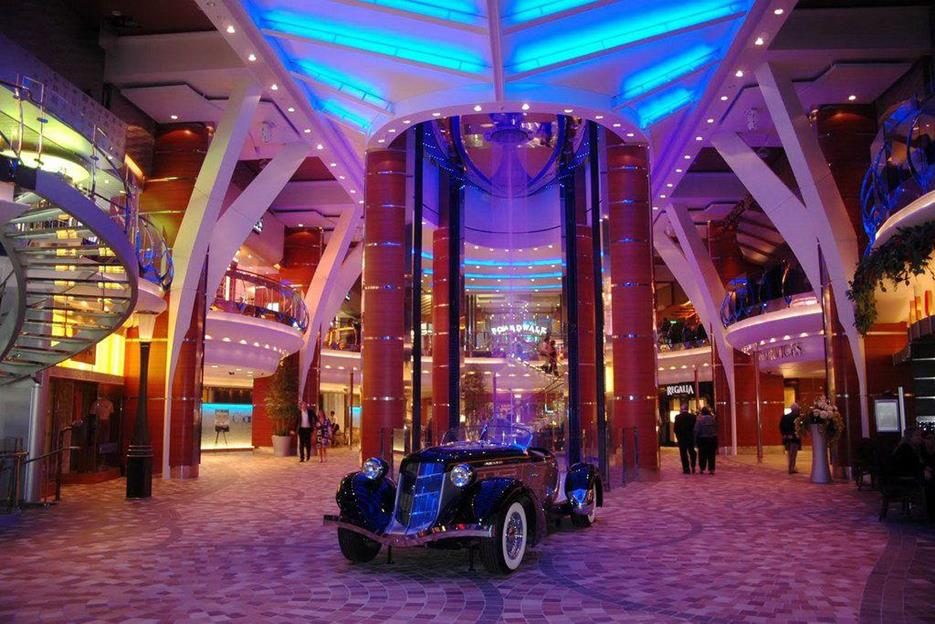Royal Promenade на Oasis of the Seas